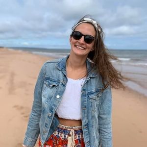 Meet your Posher, Lauren